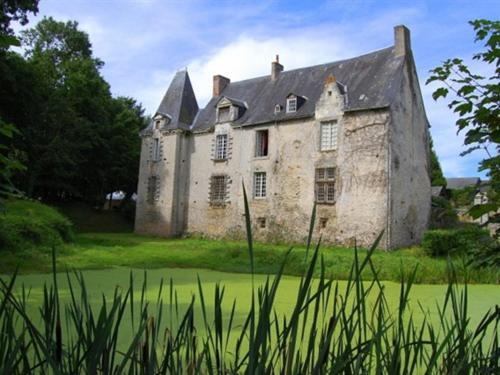 Отель Manoir De Rouesse Лаваль Экстерьер фото